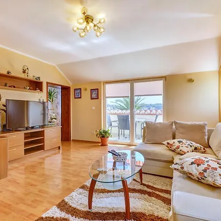 Dami Apartment